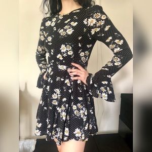 Free People bell sleeve daisy dress with pockets